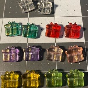 Glass Present 🎁(7 pairs - 14 beads)